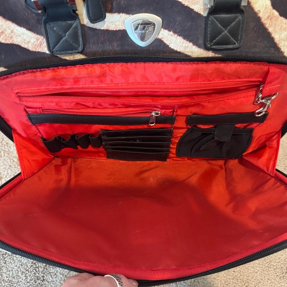 Brown and Cream Rolling Travel Bag - Picture 4 of 16